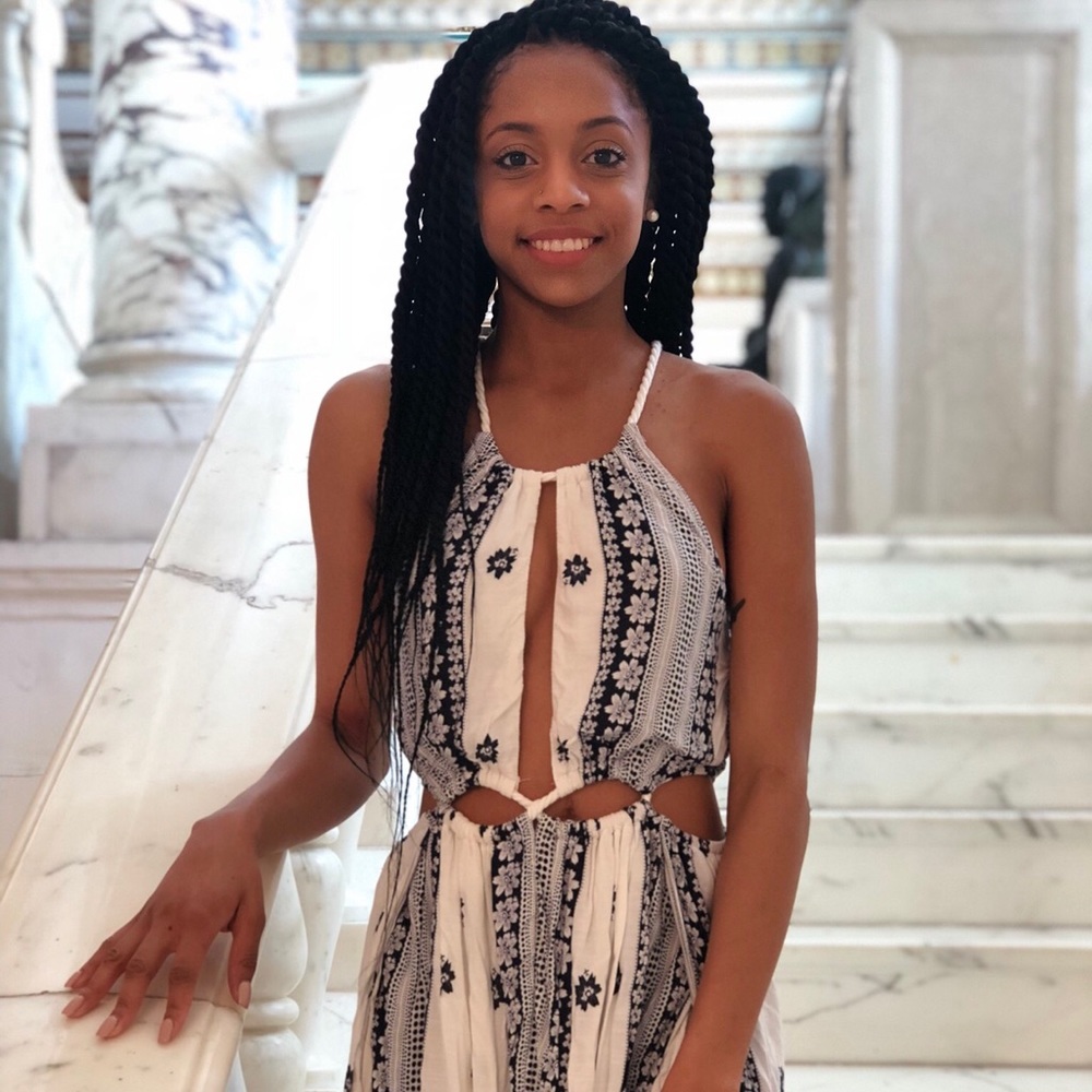 Meet your Posher, Alicia